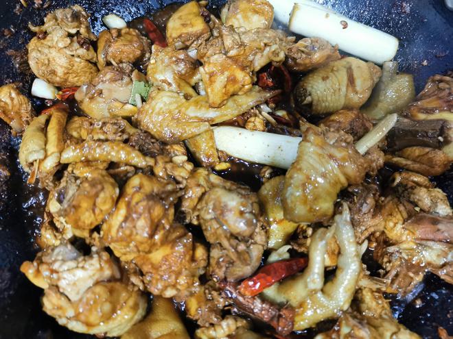 春天少吃猪肉多吃它比牛肉便宜比羊肉鲜美炖一锅太香了！(图4)